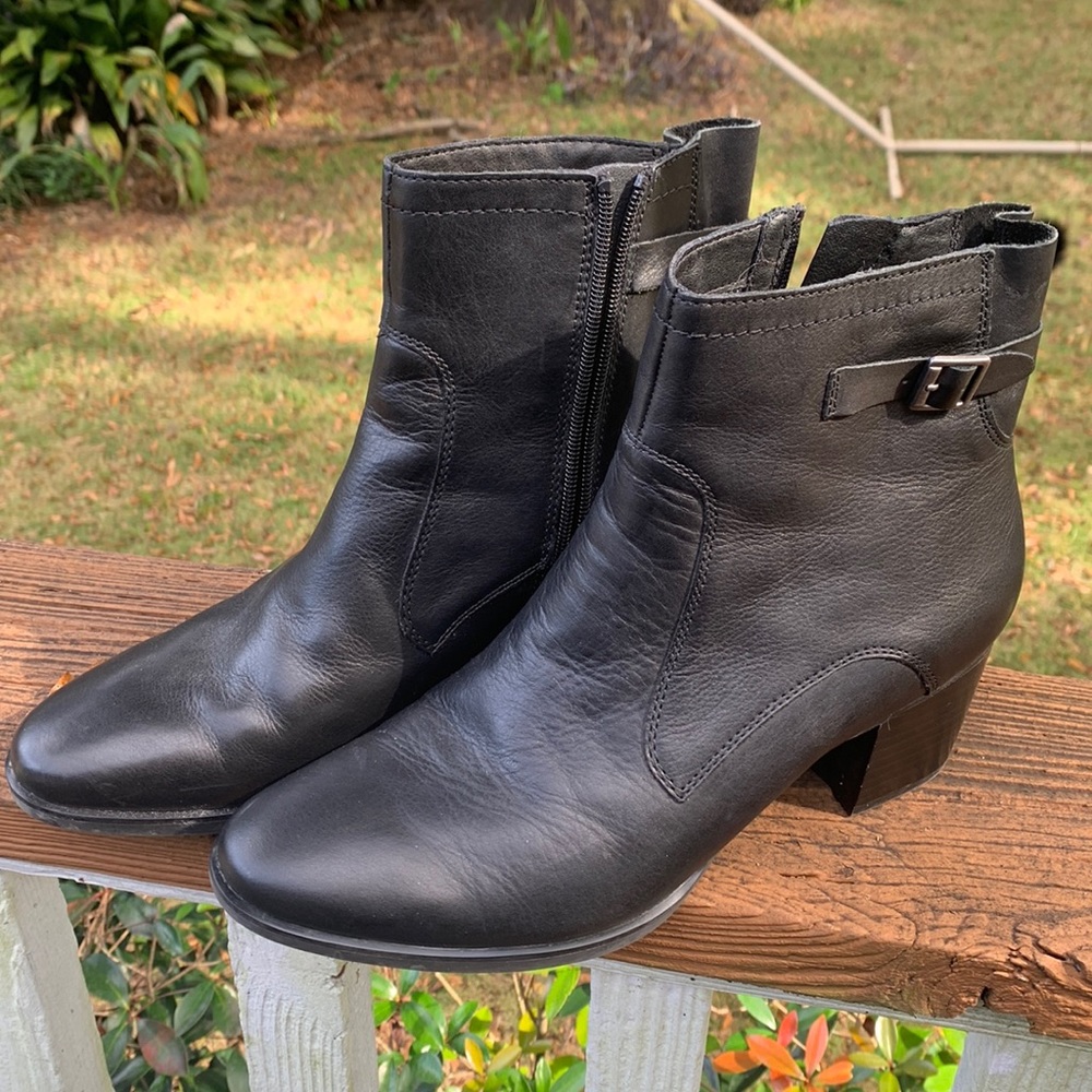 Aetrex Rubi Size 10 Genuine Leather Water Resistant Boots with Arch Support